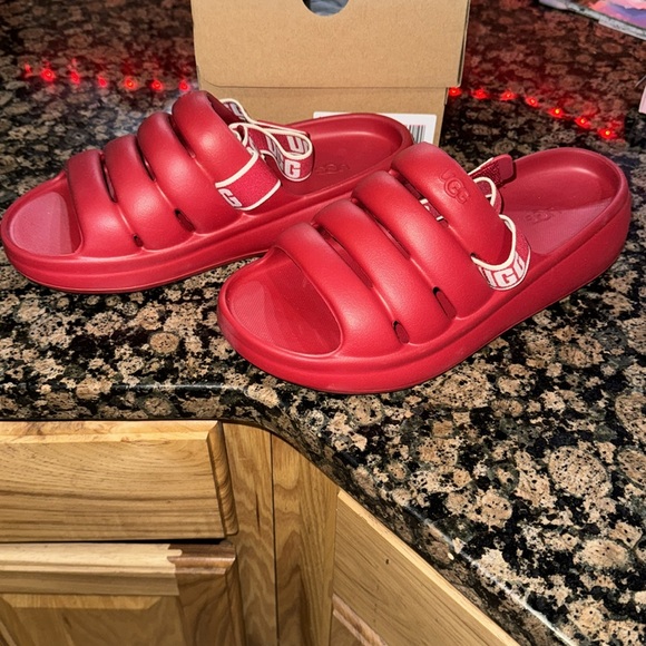 UGG Sport Yeah Sandal - Picture 2 of 6